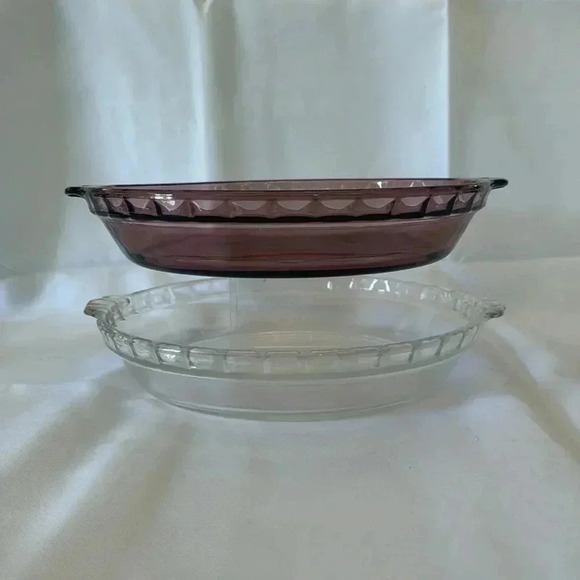 Pyrex Glass Pie Plates 9.5" Scalloped Cranberry & Clear Glass Baking Dishes #229 - Picture 3 of 6